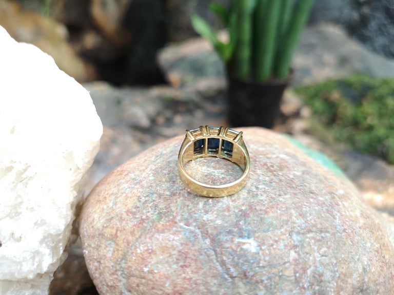 SJ2260 - Blue Sapphire Ring Set in 18 Karat Gold Settings