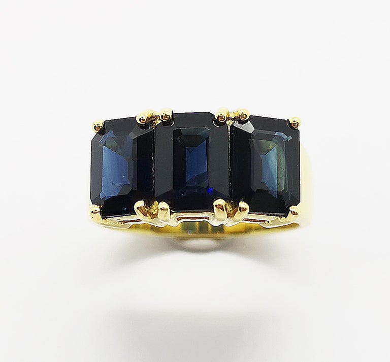 SJ2260 - Blue Sapphire Ring Set in 18 Karat Gold Settings