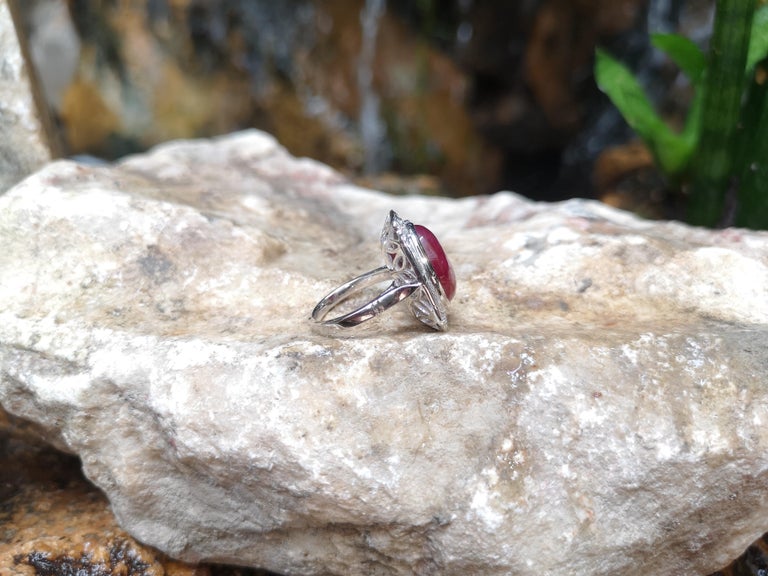 SJ6233 - Cabochon Ruby with Diamond Ring Set in 18 Karat White Gold Settings
