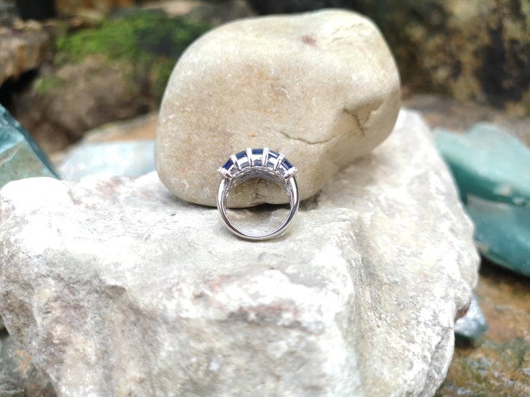 SJ2286 - Blue Sapphire with Diamond Ring Set in 18 Karat White Gold Settings
