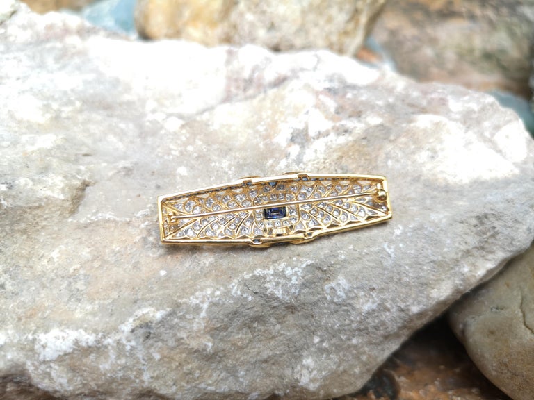SJ1666 - Blue Sapphire with Diamond Brooch Set in 18 Karat Gold Settings