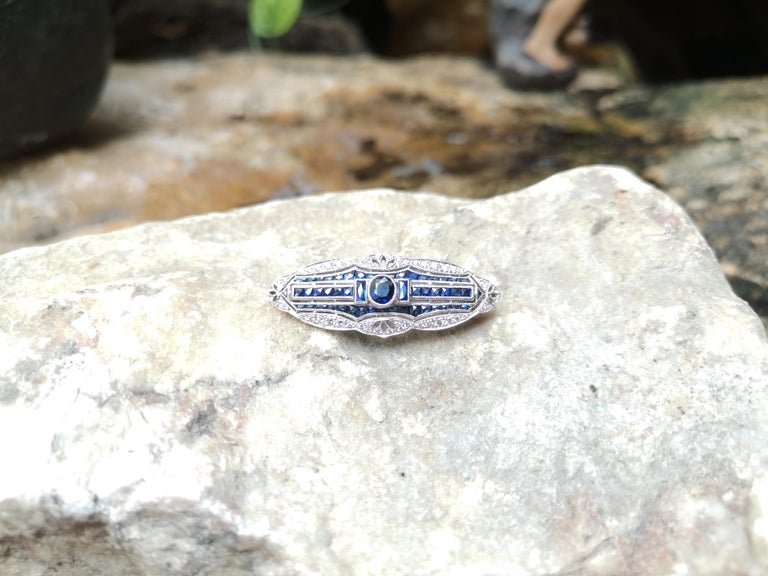SJ2180 - Blue Sapphire with Diamond Brooch Set in 18 Karat White Gold Settings