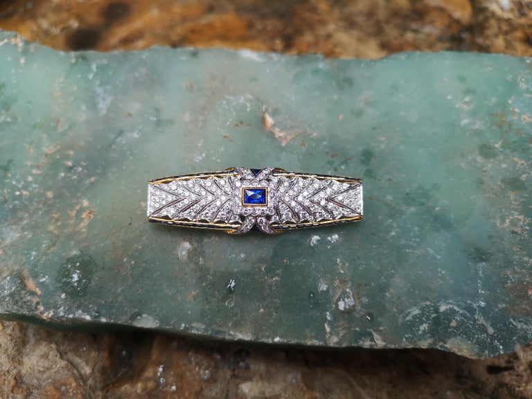 SJ1666 - Blue Sapphire with Diamond Brooch Set in 18 Karat Gold Settings