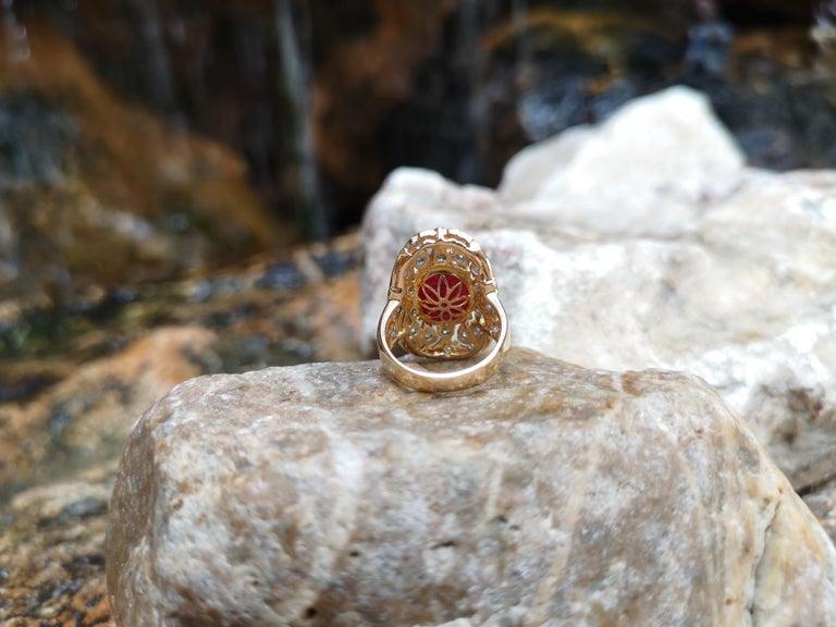 SJ2126 - Cabochon Ruby with Diamond Ring Set in 18 Karat Gold Settings