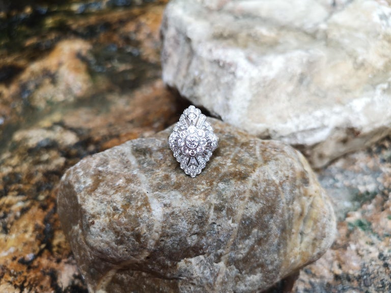 SJ2116 - Diamond Ring Set in 18 Karat White Gold Settings