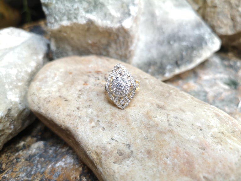 SJ6200 - Diamond Ring Set in 18 Karat Gold Settings