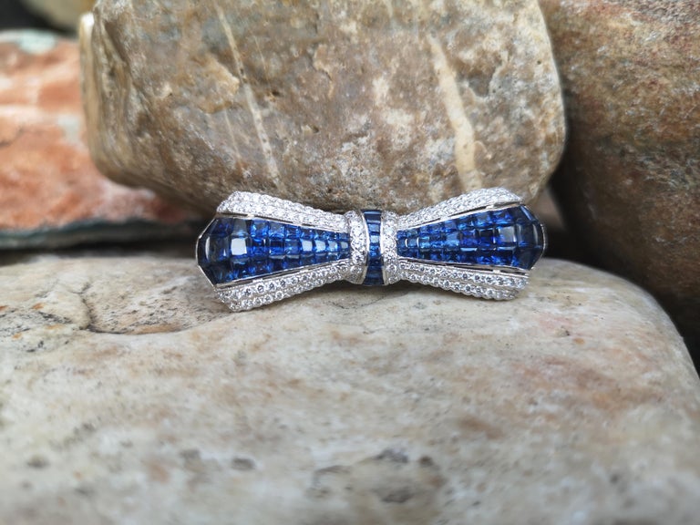 SJ1866 - Blue Sapphire with Diamond Bow Brooch Set in 18 Karat White Settings