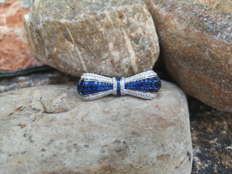 SJ1866 - Blue Sapphire with Diamond Bow Brooch Set in 18 Karat White Settings