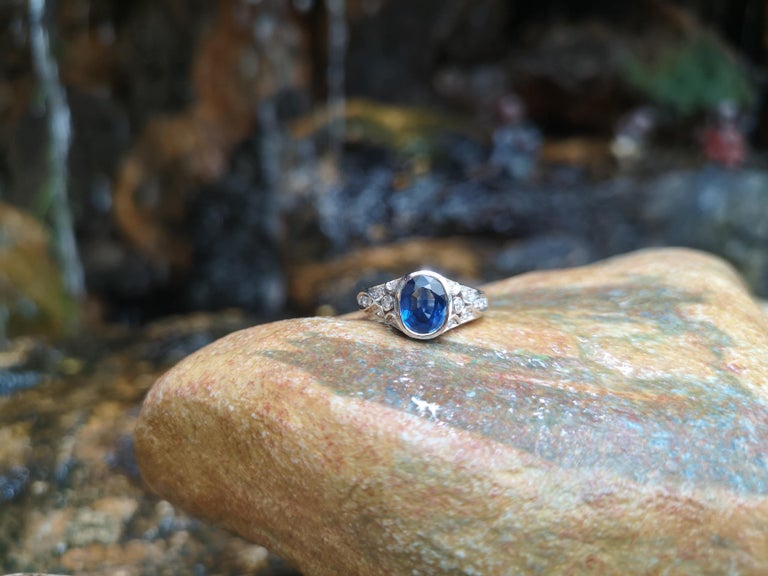 SJ6085 - Blue Sapphire with Diamond Ring Set in 18 Karat White Gold Settings