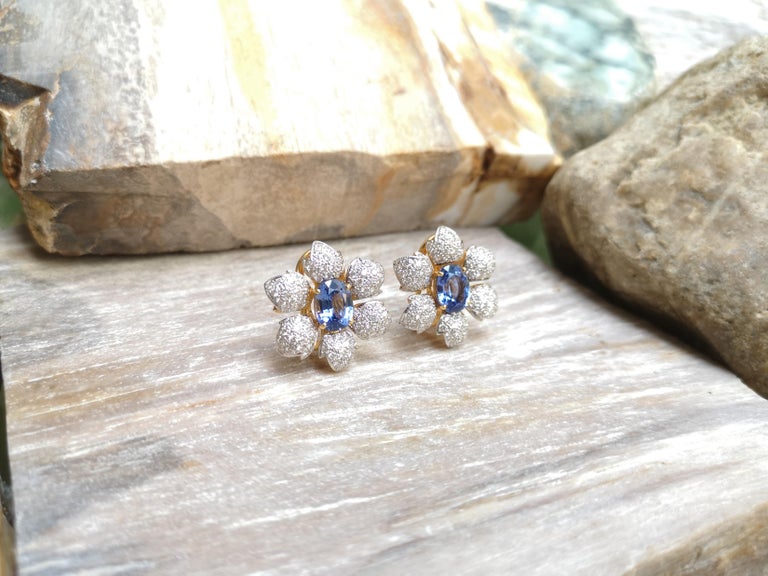 SJ1656 - Blue Sapphire with Diamond Flower Earrings Set in 18 Karat Gold Settings