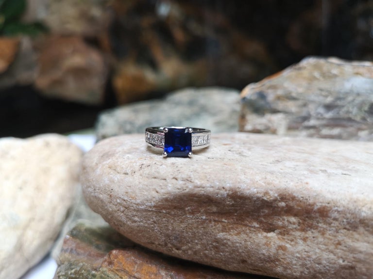 SJ1646 - GIA Certified 2.37 Cts Royal Blue Sapphire with Diamond Ring Set in Platinum 950