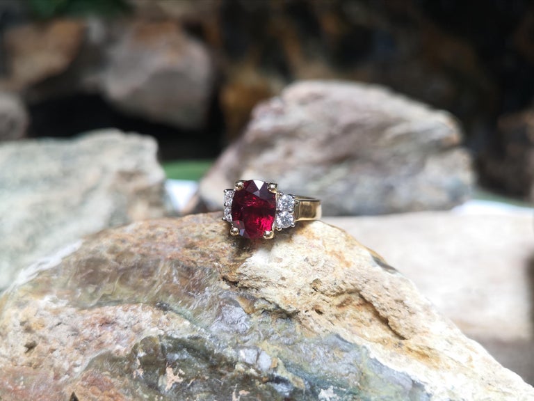 SJ1746 - GIA Certified Unheated 4 carat Ruby with Diamond Ring Set in 18 Karat Gold