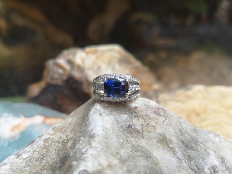 SJ6134 - Certified Ceylon Blue Sapphire with Diamond Ring Set in 18 Karat White Gold