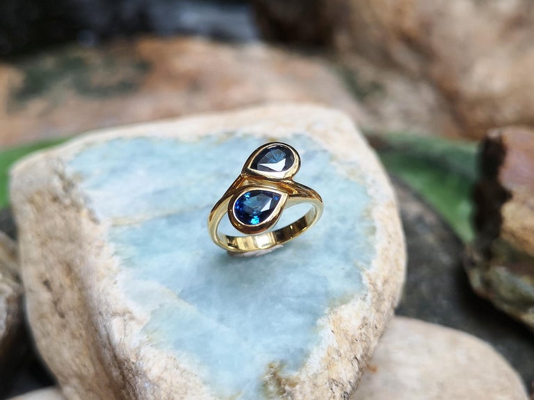 SJ1888 - Blue Sapphire Ring Set in 18 Karat Gold Settings