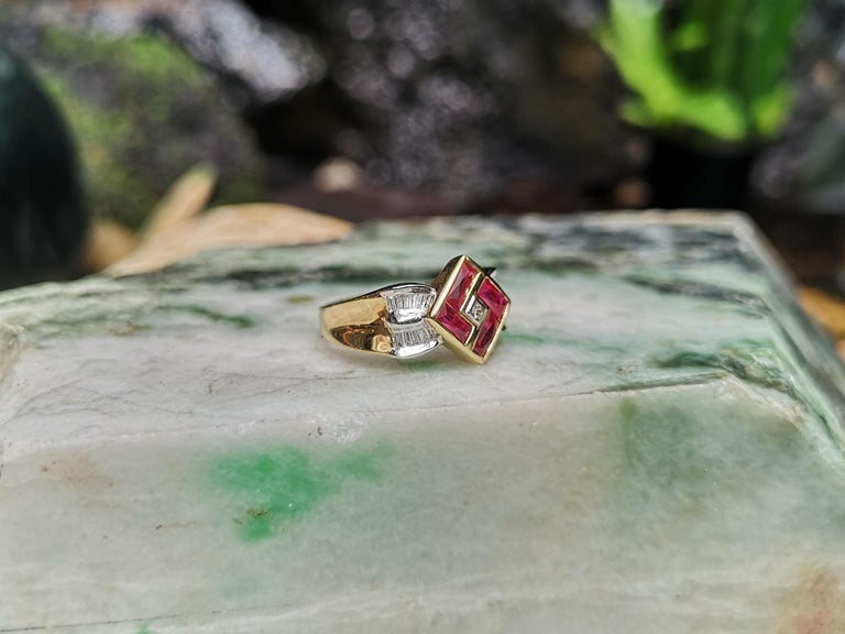 SJ1929 - Ruby with Diamond Ring Set in 18 Karat Gold Settings