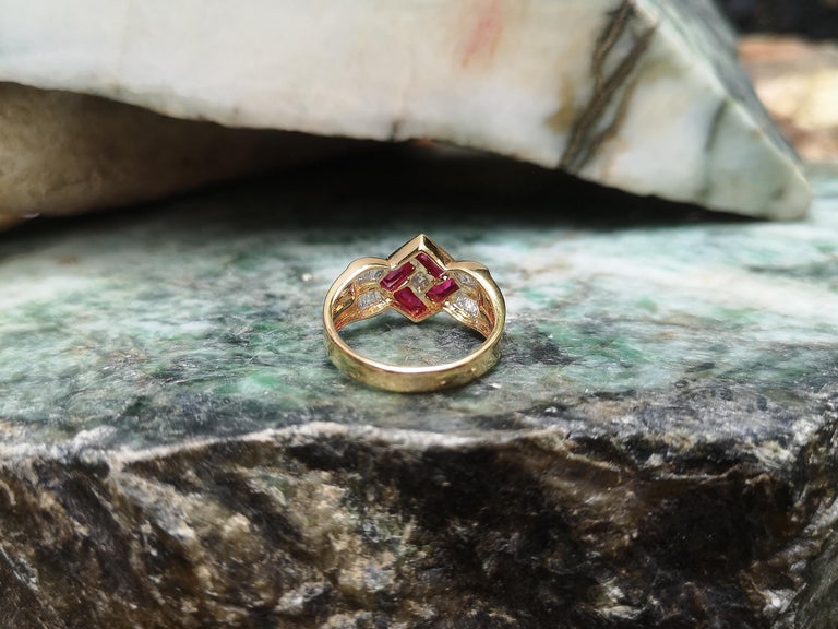 SJ1929 - Ruby with Diamond Ring Set in 18 Karat Gold Settings