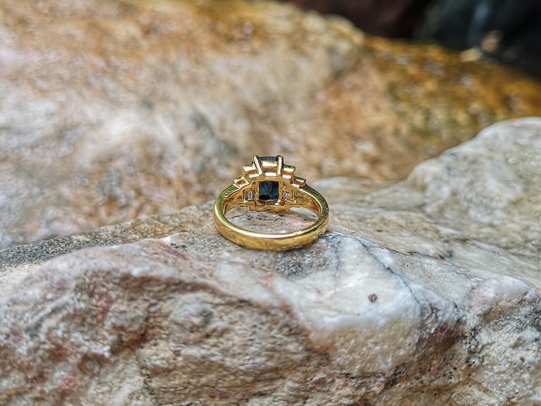 SJ2126 - Blue Sapphire with Diamond Ring Set in 18 Karat Gold Settings