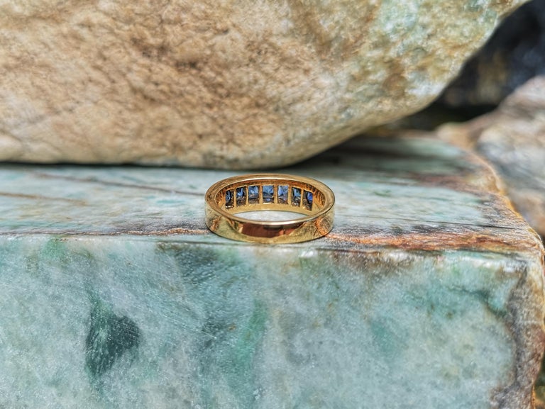 SJ1410 - Blue Sapphire Ring Set in 18 Karat Gold Settings