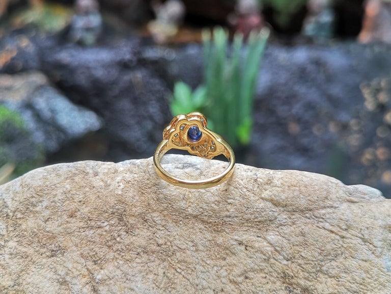 SJ1915 - Blue Sapphire with Diamond Ring Set in 18 Karat Gold Settings