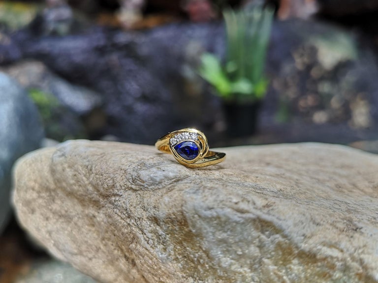 SJ1451 - Blue Sapphire with Diamond Ring Set in 18 Karat Gold Settings