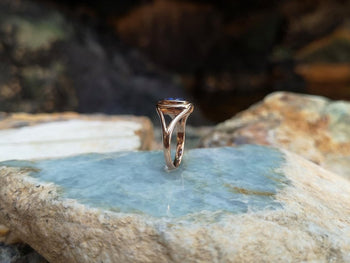 SJ1540 - Blue Sapphire Ring Set in 18 Karat Rose Gold Settings