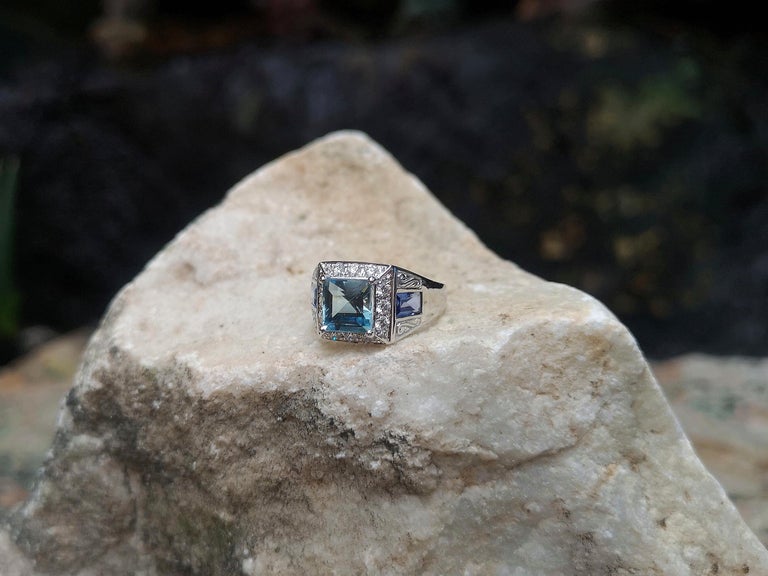 SJ1386 - Aquamarine with Blue Sapphire and Diamond Ring Set in 18 Karat White Gold