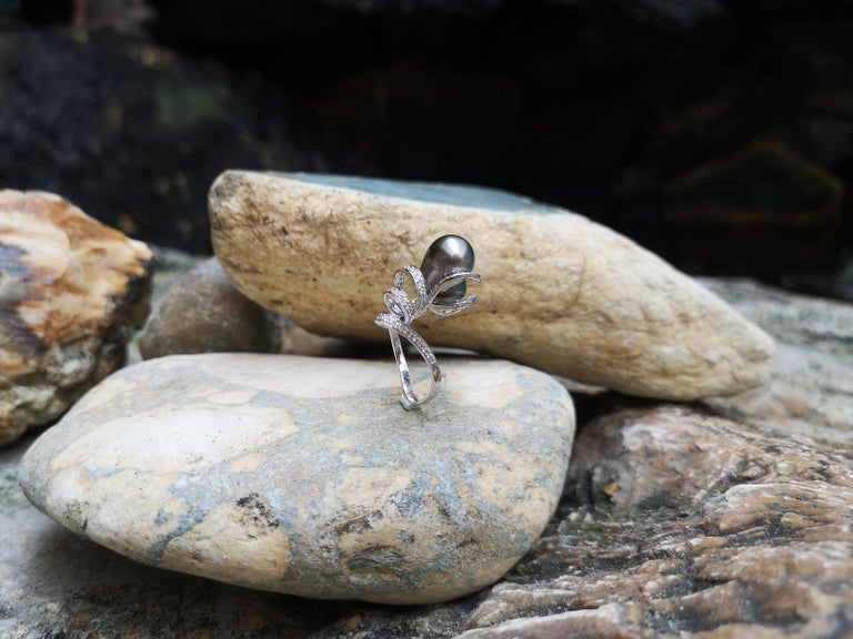 SJ1846 - South Sea Pearl with Diamond Ring Set in 18 Karat White Gold Settings