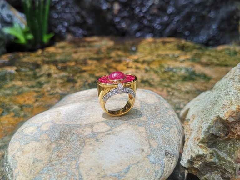 SJ1480 - Cabochon Ruby with Ruby and Diamond Ring Set in 18 Karat Gold Settings
