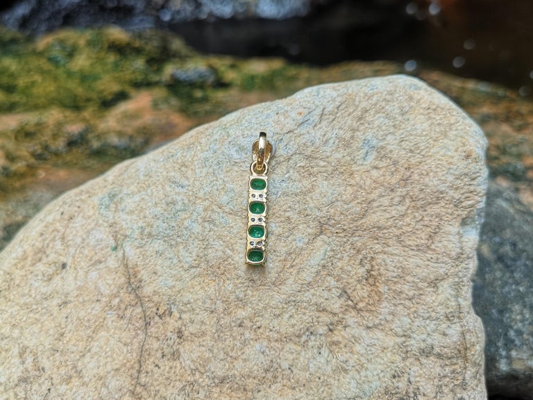 SJ1477 - Emerald with Diamond Pendant Set in 18 Karat Gold Setting