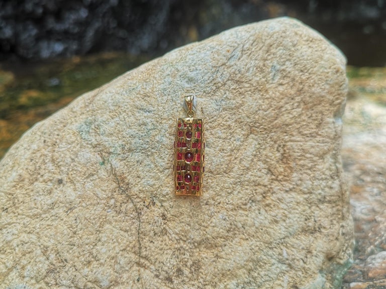 SJ6171 - Ruby with Diamond Pendant Set in 18 Karat Gold Settings