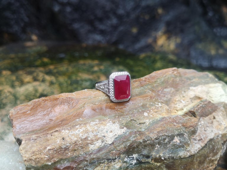 SJ1459 - Ruby with Diamond Ring Set in 18 Karat White Gold Setting