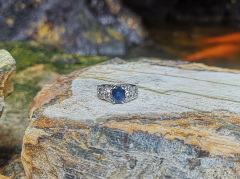 SJ1446 - Blue Sapphire with Diamond Ring Set in 18 Karat White Gold Settings