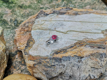 SJ1506 - Certified Burmese Ruby with Diamond Ring Set in 18 Karat White Gold