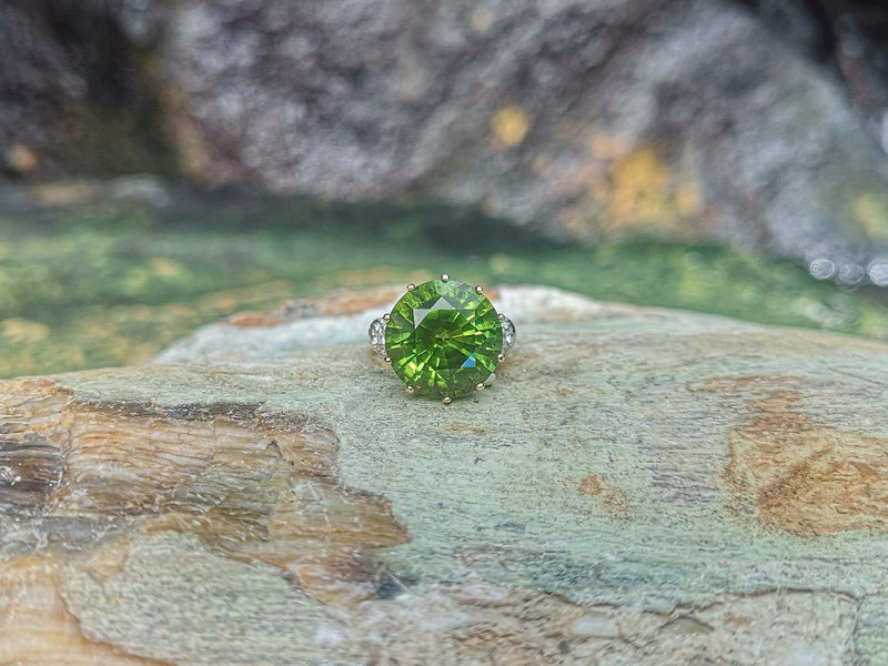 SJ2545 - Custom Peridot with Emerald and Diamond Ring Set in 18 Karat Gold Settings