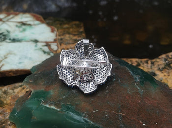 JP0001R - South Sea Pearl with Blue Sapphire Brooch/Pendant Set in 18 Karat White Gold