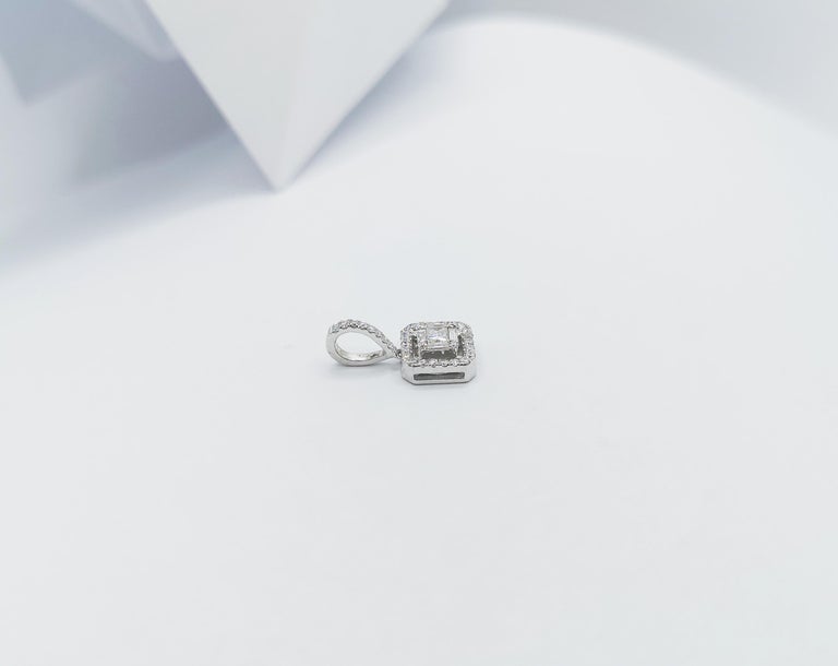 SJ1190 - Diamond  Pendant Set in 18 Karat White Gold Settings