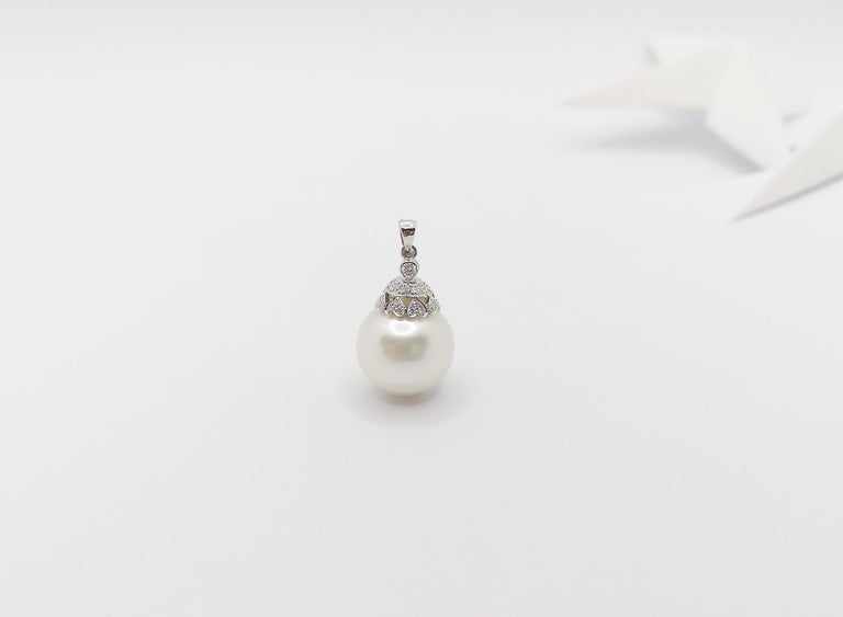 SJ1306 - South Sea Pearl with Diamond Pendant Set in 18 Karat White Gold Settings