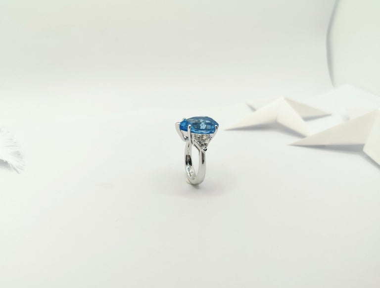 SJ2665 - Blue Topaz with White Topaz Ring Set in 18 Karat White Gold Settings