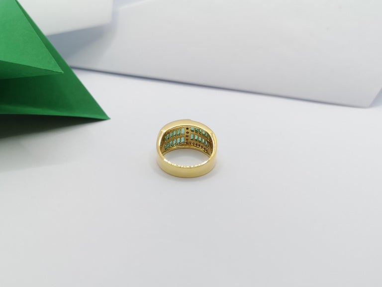 JR0620U - Emerald & Diamond Ring Set in 18 Karat Gold Setting
