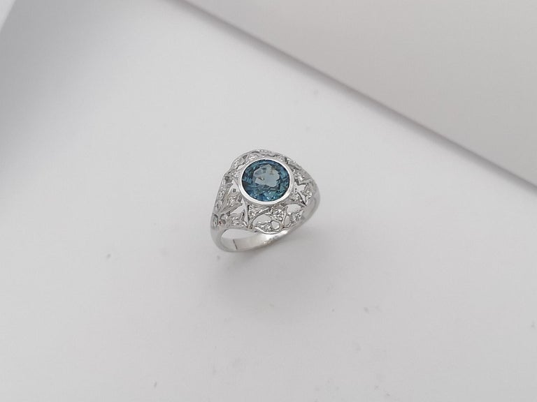 SJ6093 - Blue Sapphire with Diamond Ring Set in 18 Karat White Gold Settings