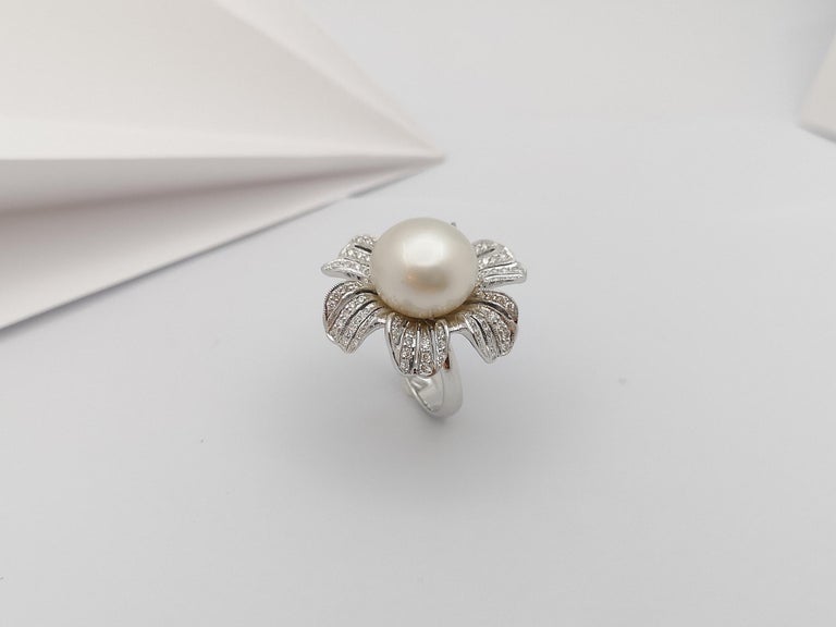 JR0395Y - South Sea Pearl & Diamond Ring Set in 18 Karat White Gold Setting