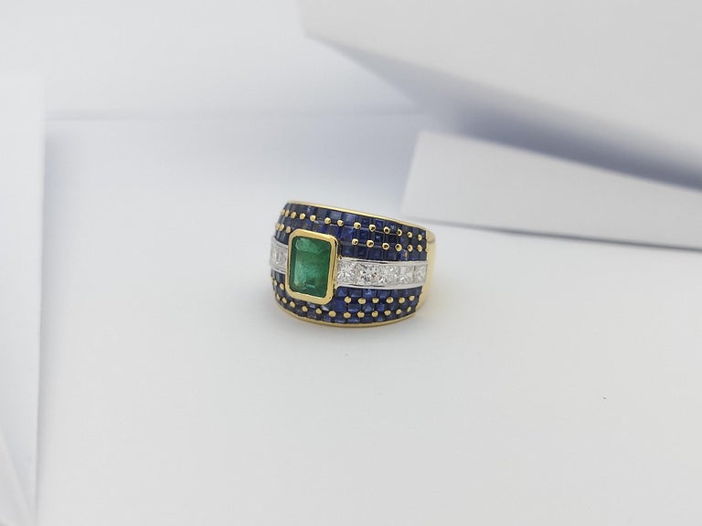 SJ1230 - Emerald with Blue Sapphire with Diamond Ring Set in 18 Karat Gold Settings