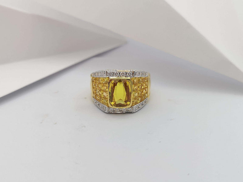 SJ2525 - Yellow Sapphire and Diamond Ring Set in 18 Karat Gold Settings
