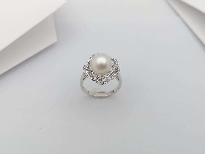 JR1825Y - Pearl with Diamond Ring Set in 18 Karat White Gold Setting