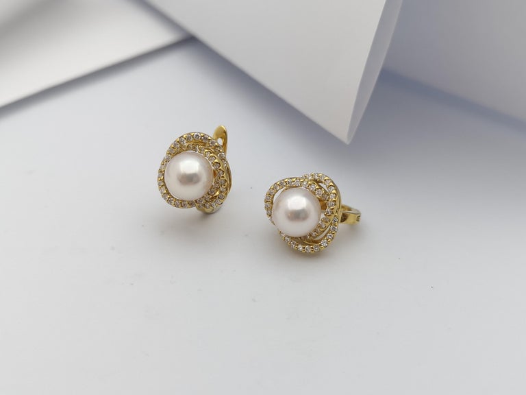 JE1207Y - Akoya Pearl & Diamond Earrings Set in 18 Karat Gold Setting
