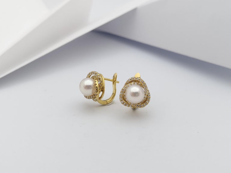 JE1207Y - Akoya Pearl & Diamond Earrings Set in 18 Karat Gold Setting