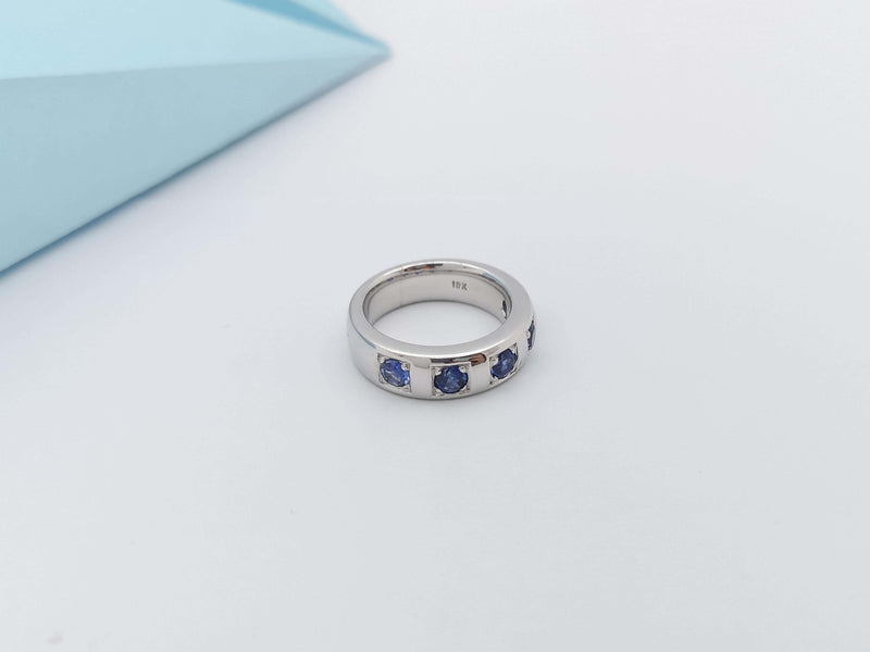 SJ2789 - Blue Sapphire Ring Set in 18 Karat White Gold Settings