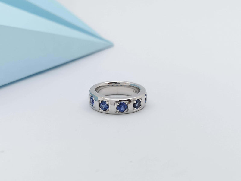 SJ2789 - Blue Sapphire Ring Set in 18 Karat White Gold Settings