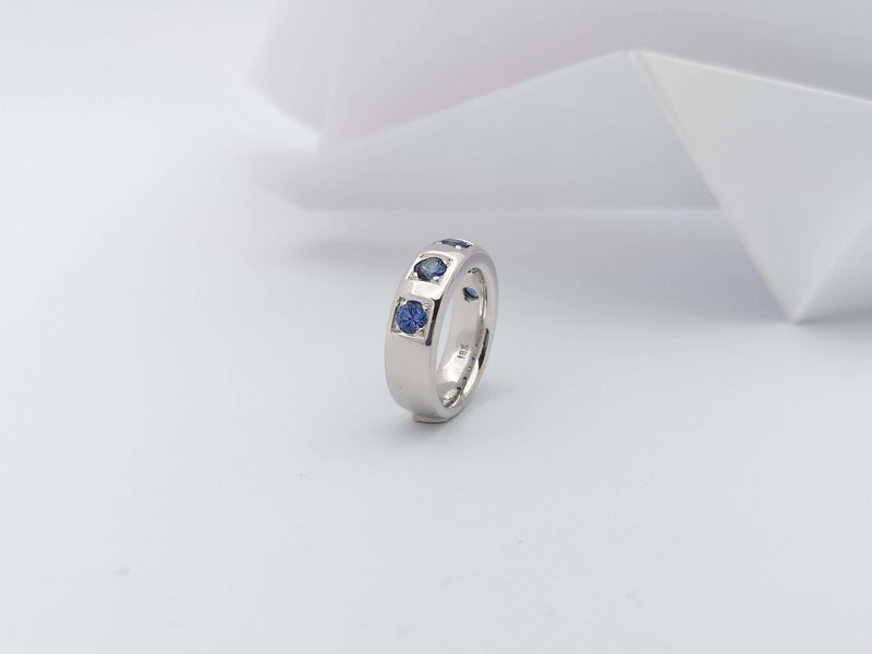 SJ2789 - Blue Sapphire Ring Set in 18 Karat White Gold Settings