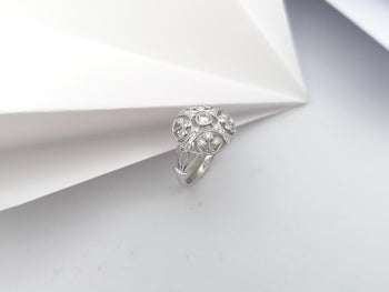 SJ2885 - Diamond Ring Set in 18 Karat White Gold Settings